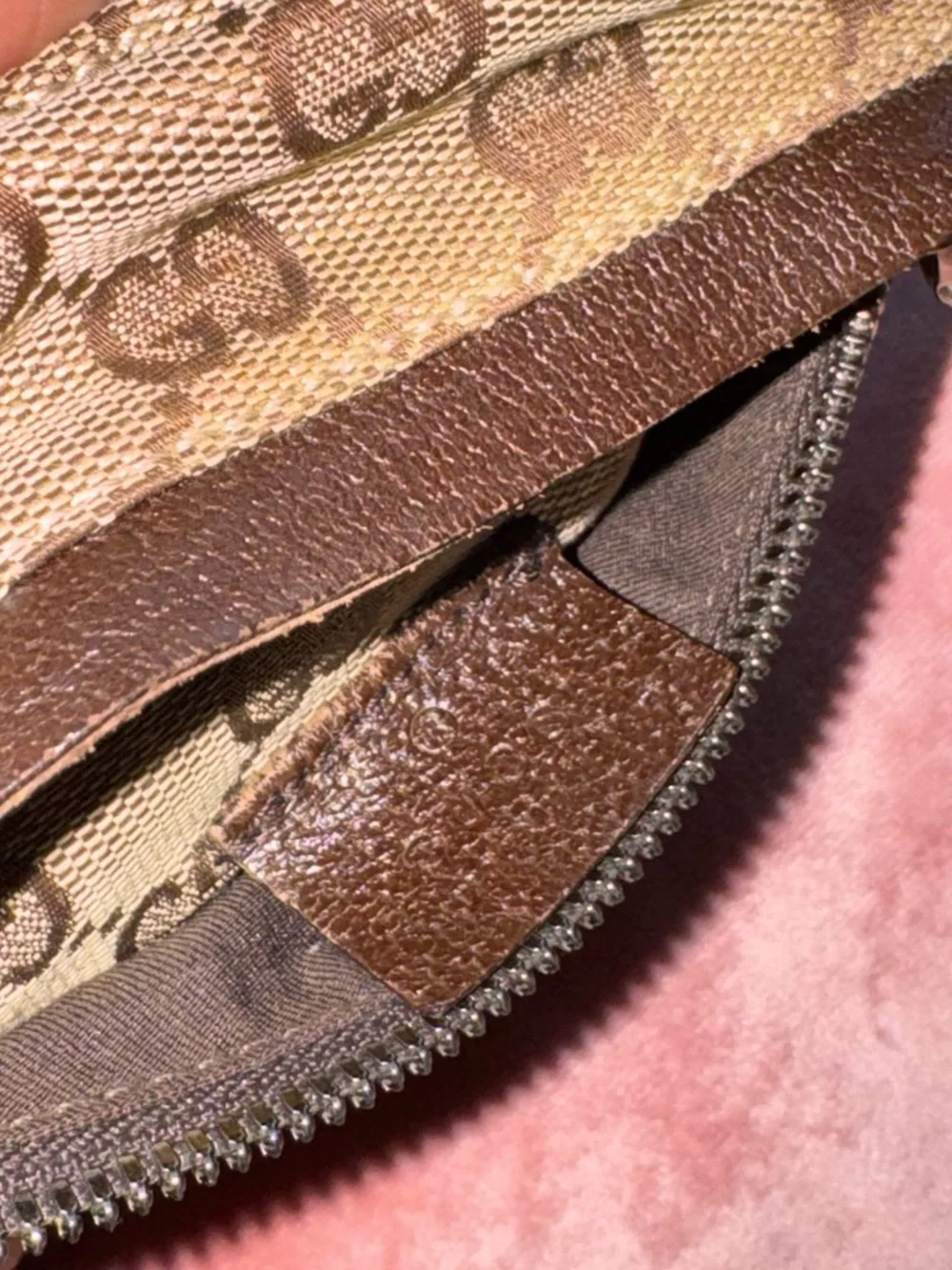 Gucci Sherry GG Supreme Canvas Waist Bag in Beige with Green-Red Web Strap - Picture 9 of 9